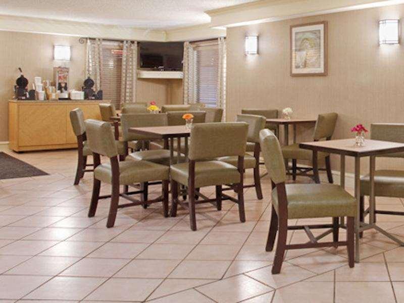La Quinta Inn By Wyndham Denver Central Restoran gambar